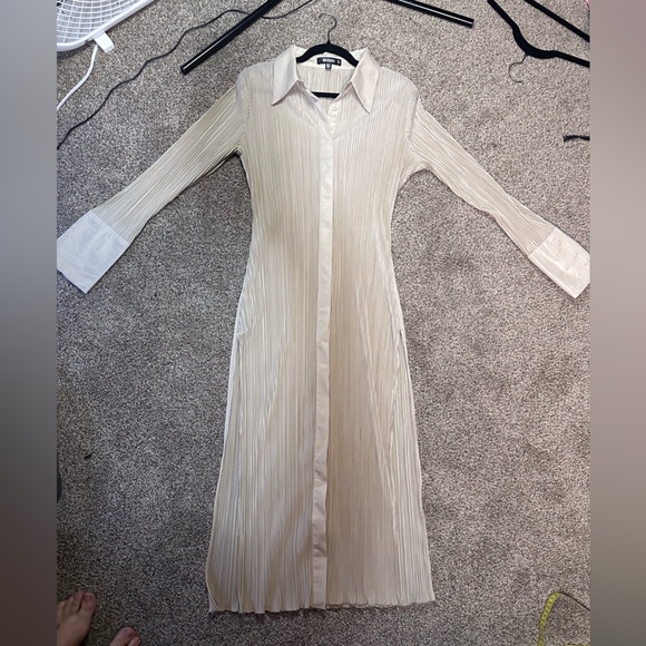 MISSGUIDED Long Button Down Blouse - Picture 2 of 9